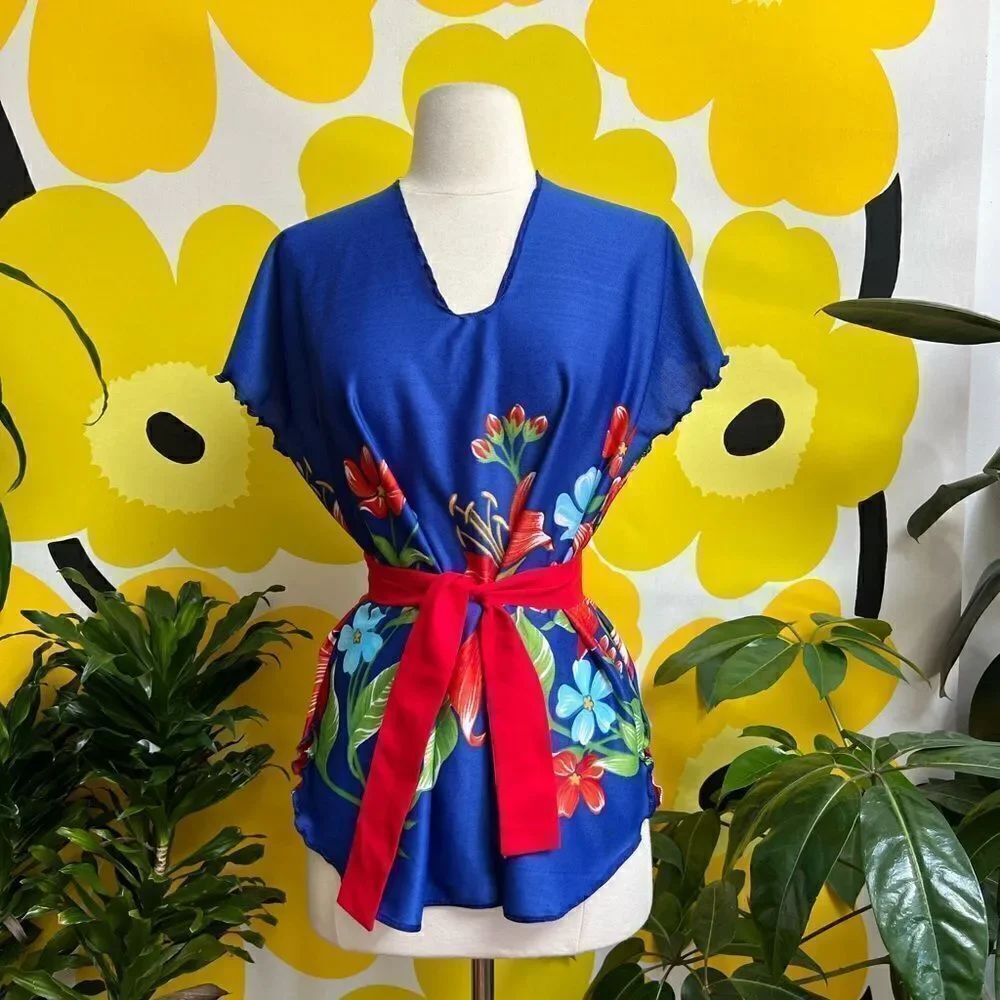 Vivid Vintage 1970s One of Kind Handmade Hawaiian Tropical Bubble Blouse